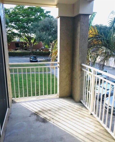 Building Photo - 1865 Palm Cove Blvd