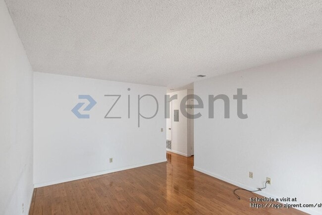 Building Photo - 2547 Easton Ln