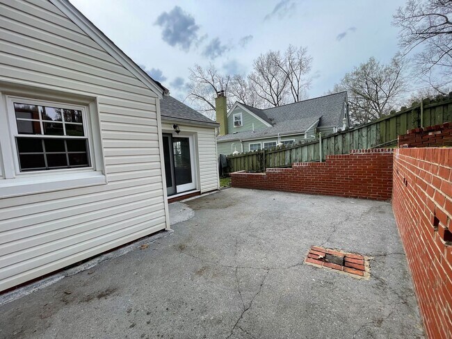 Building Photo - 1254 Catawba St
