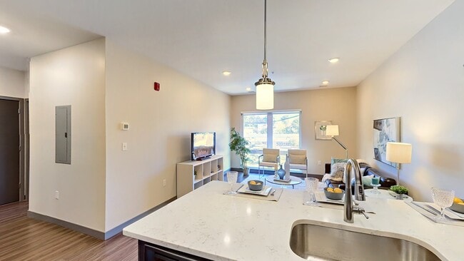 Building Photo - University Square North