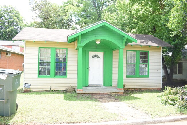 Primary Photo - 305 S Church St