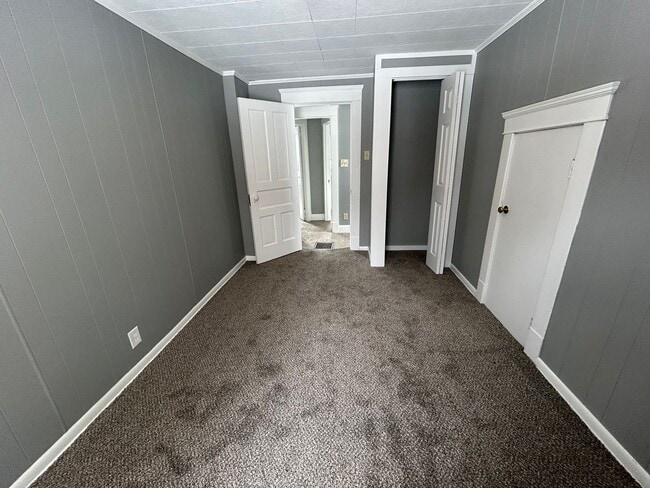 Building Photo - Fully Renovated 3 Bedroom, 2 Full Bath Home on a Double Lot in Grove City!