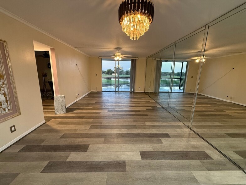 Building Photo - 3150 W Rolling Hills Cir