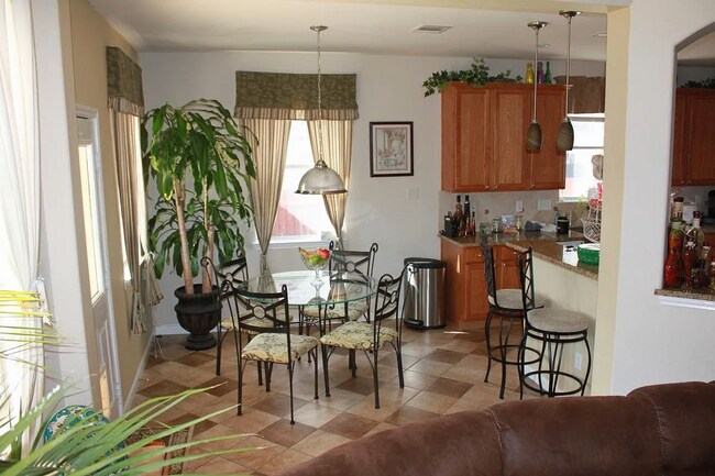 Building Photo - 217 Grooms Rd