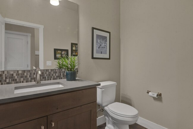 Building Photo - Beautiful 3 Bed/2.5 Bath Home in NW Bend - Via Cambria