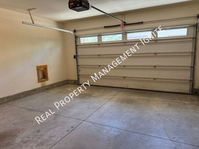 Building Photo - 2479 NW Shields Dr