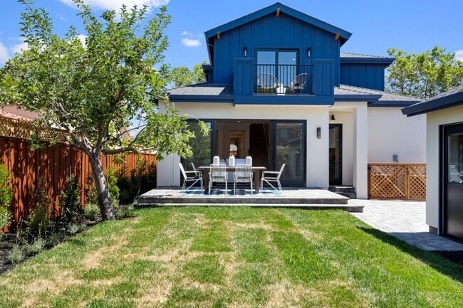 Building Photo - Contemporary Mount Carmel Retreat with Seamless Indoor-Outdoor Living