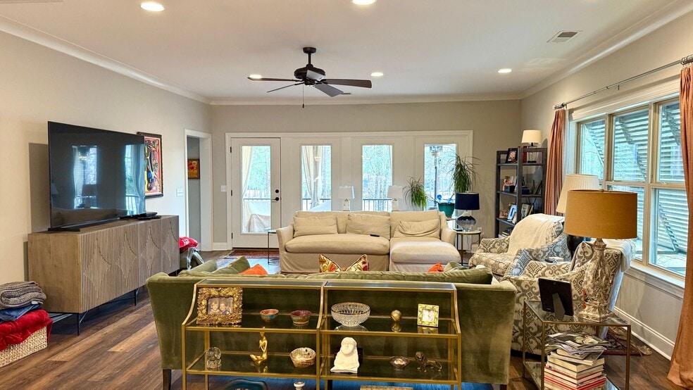 Building Photo - On AU Club Golf Course