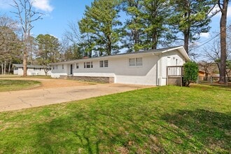 Building Photo - 4 Bed / 2 Bath House for Rent in Huntsville, AL 35802