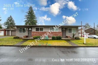 Building Photo - Cozy 2BD 1BA Duplex Near Downtown Vancouve...