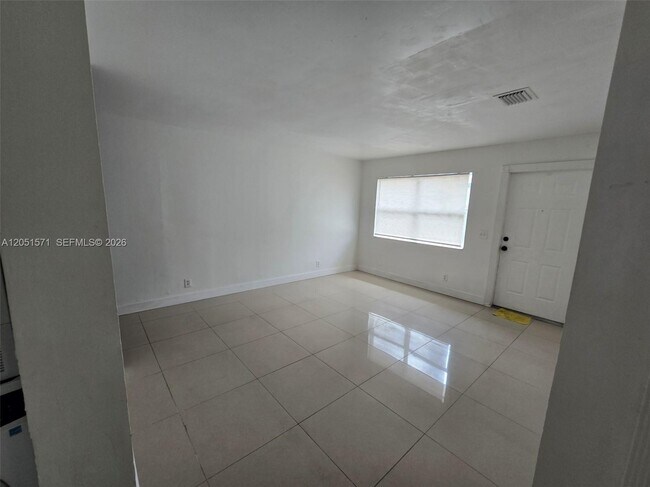 Building Photo - 4151 SW 19th St