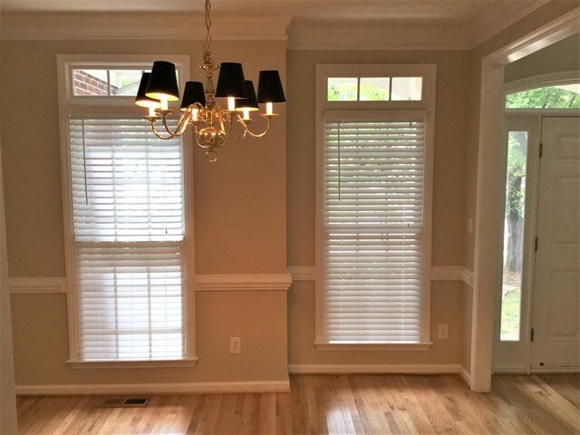 Building Photo - 5705 Beargrass Ln