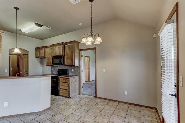 Building Photo - AVAILABLE 3-15-2020  FOR OCCUPANCY IN YUKON, MUSTANG SCHOOLS!