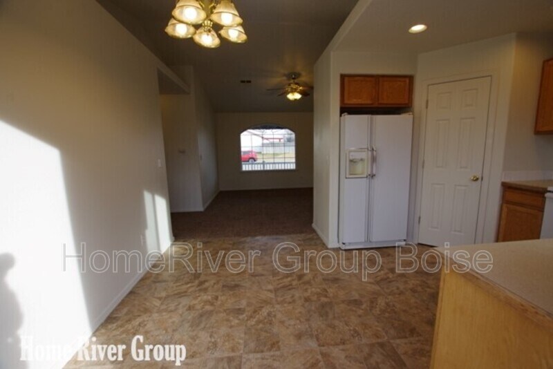Building Photo - 793 Triumph Dr