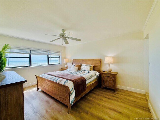 Building Photo - 7410 S Ocean Dr