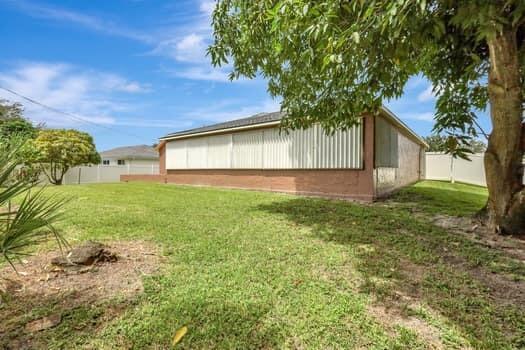 Building Photo - 1530 SW Escobar Ln