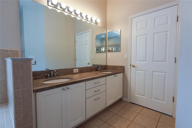 Building Photo - 18014 Java Isle Dr