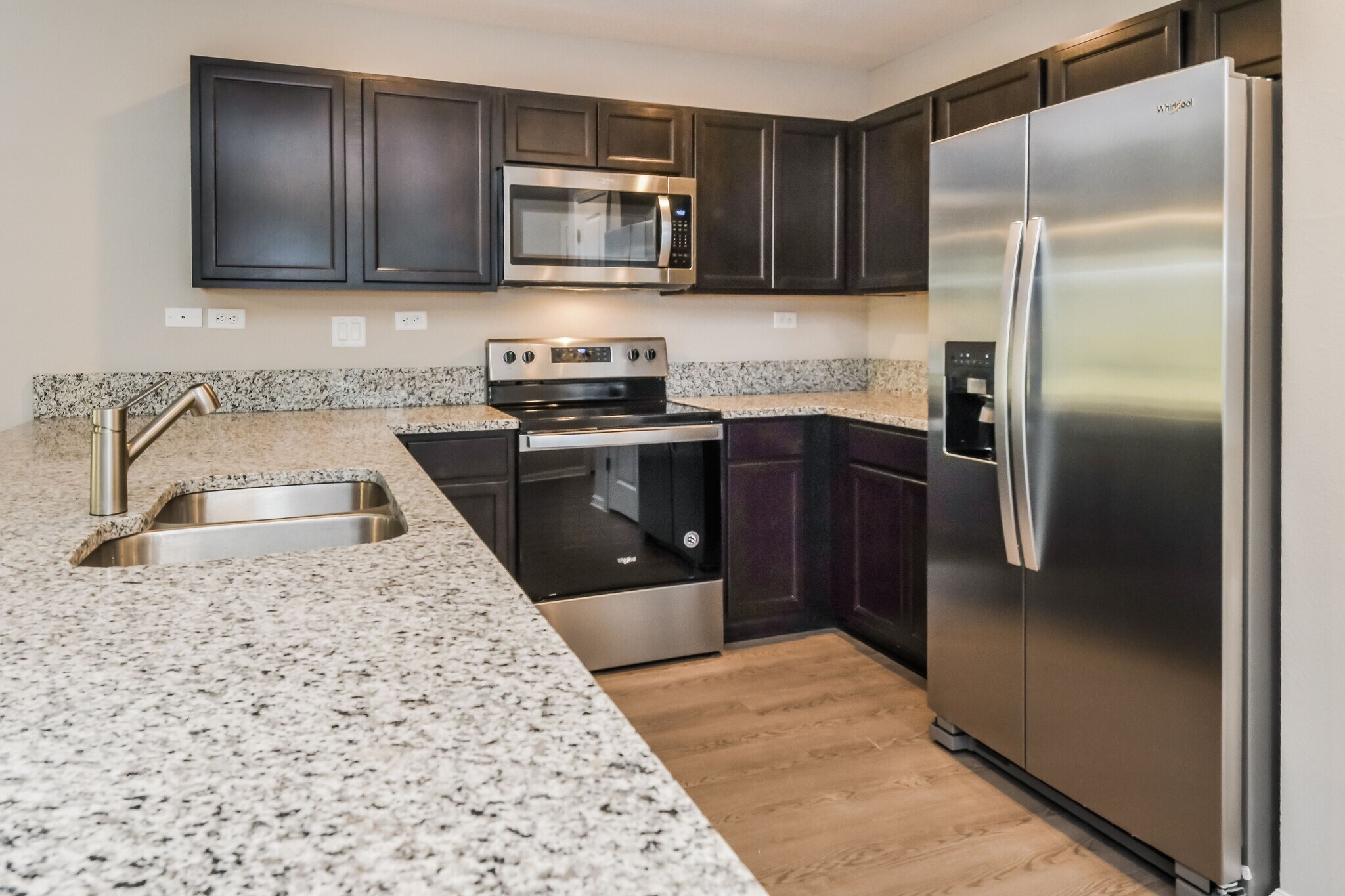 Building Photo - 783 Henley Ct