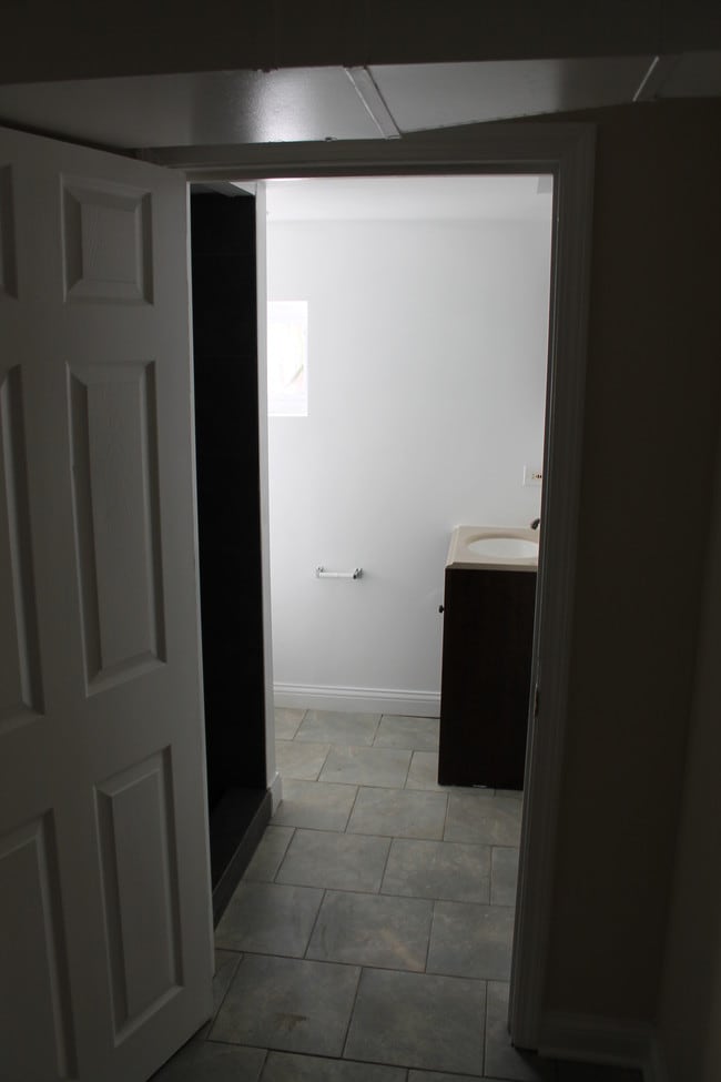 Building Photo - 18003 Greenview Terrace