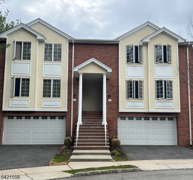 Building Photo - 46 Skymark Ct