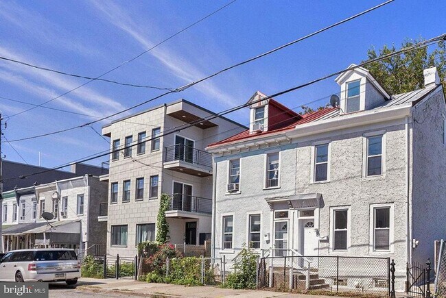 Building Photo - 129 E Phil Ellena St