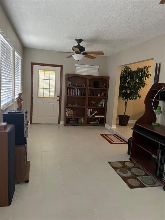 Building Photo - 1107 Golf Club Ct