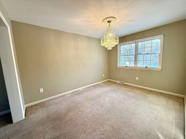 Building Photo - 115 Fleetline St