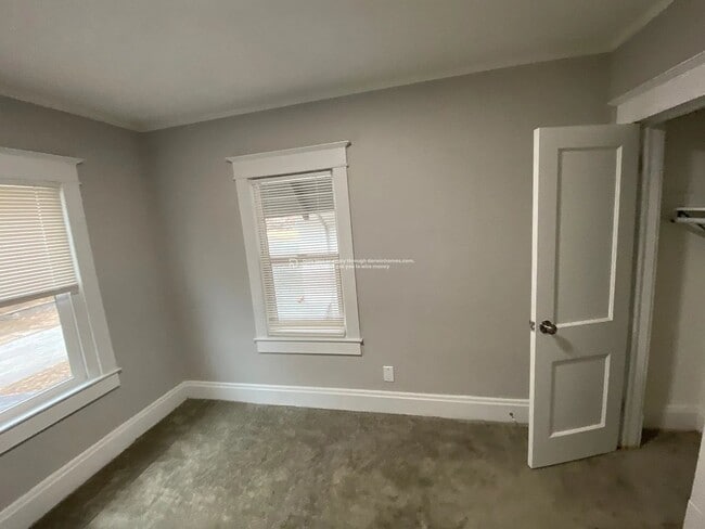 Building Photo - 3743 Flora Ave