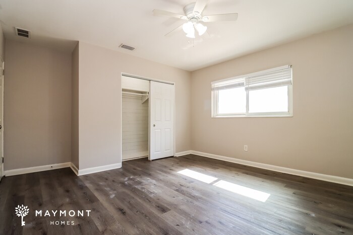 Building Photo - 1976 Drew Plaza