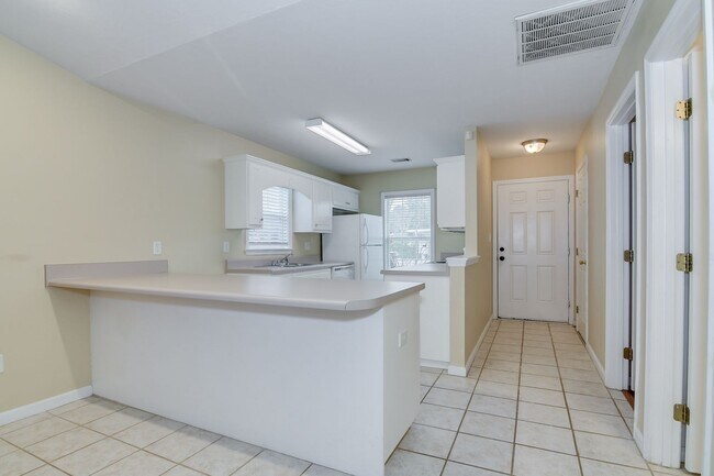 Building Photo - End Unit Townhouse