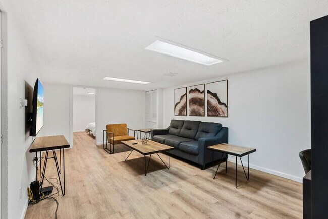 Building Photo - 2104 Foggy Bottom Dr