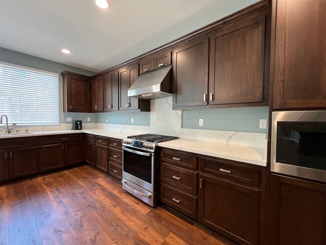 Building Photo - Completely Remodeled home in desirable Mou...