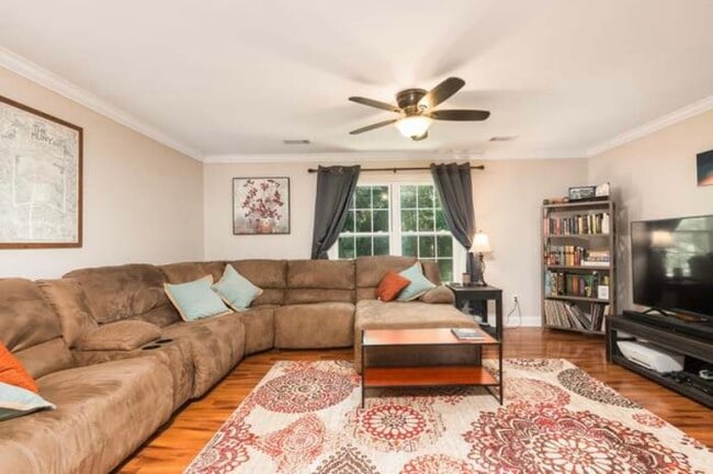 Living room level 2 - 5005 Double Fox Rd