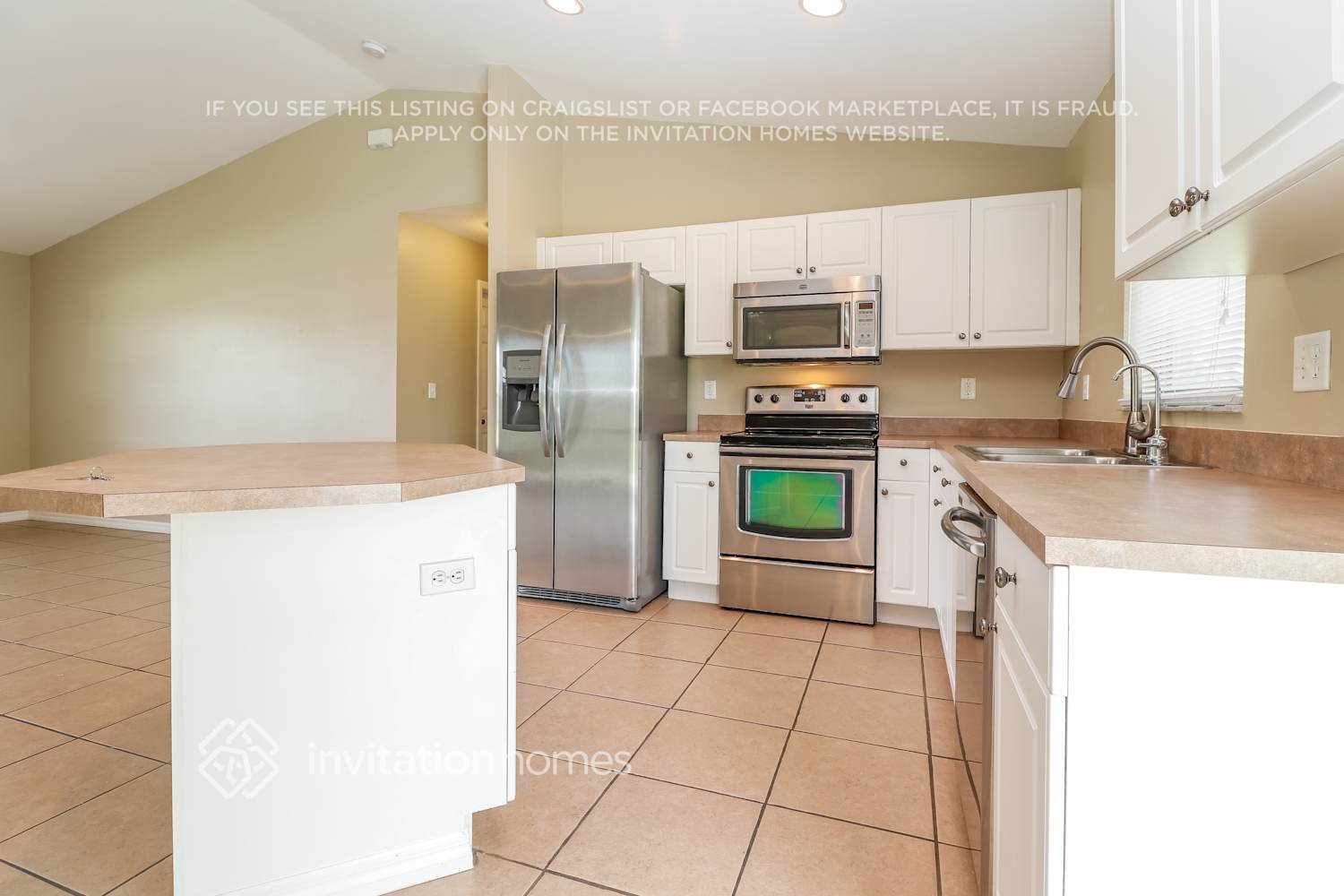 Building Photo - 3322 Oasis Blvd