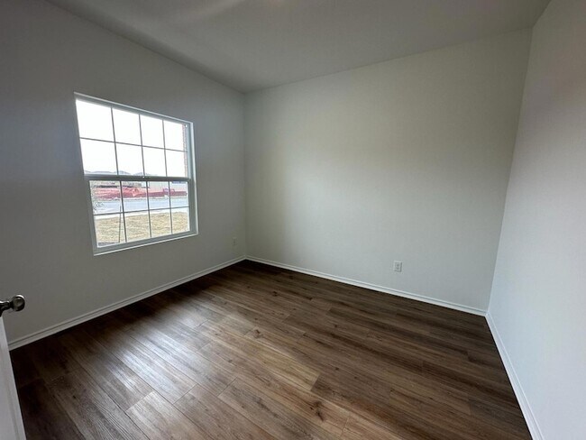 Building Photo - 229 Sonterra Dr