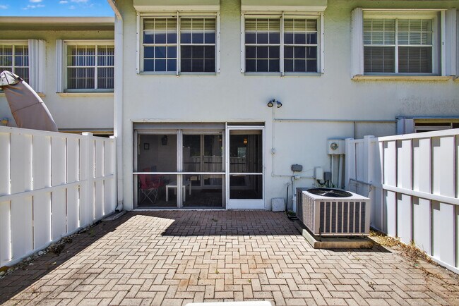 Building Photo - 3708 Savoy Ln