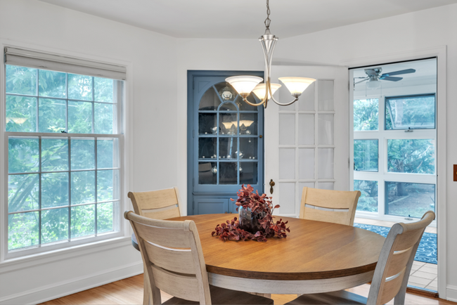 Building Photo - Charming 2 Bed 2 Bath House in the Heart o...