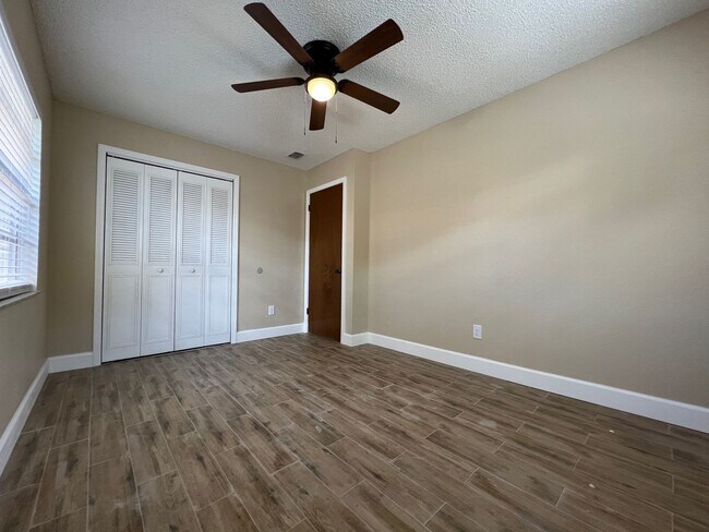 Building Photo - Newly Renovated 3/2 Home ~ Brand New Kitchen ~ Updated Bathrooms ~ Fenced Yard!