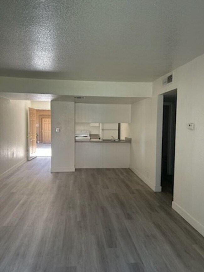 Interior Photo - Casa De Flores