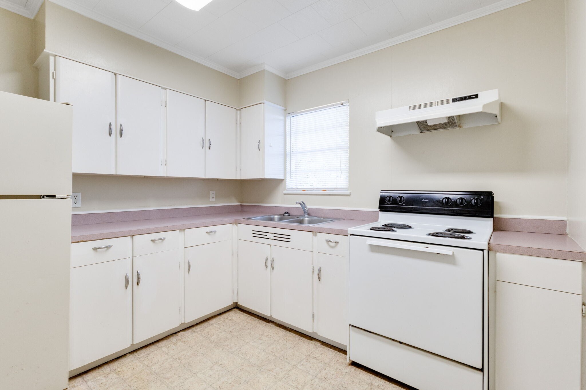 Building Photo - 406 Silkwood St