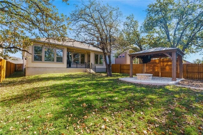 Building Photo - 941 Del Raphael Dr