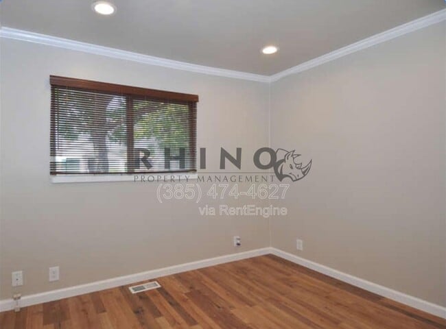 Building Photo - 174 Claybourne Ave S