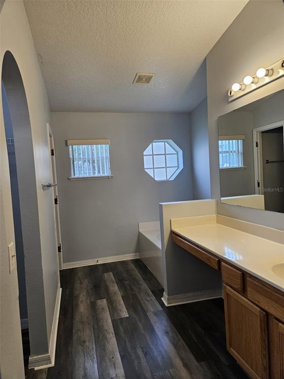 Building Photo - 605 Blake Ave