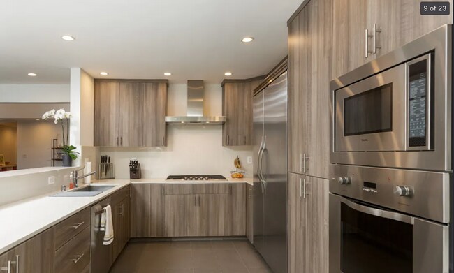 Building Photo - Come home to this Modern 2-bedroom Townhome in West Hollywood!