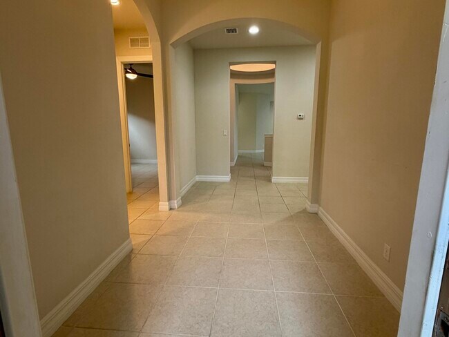 Building Photo - 2905 Siena Cir