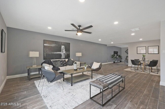 Building Photo - 8444 E Bonita Dr