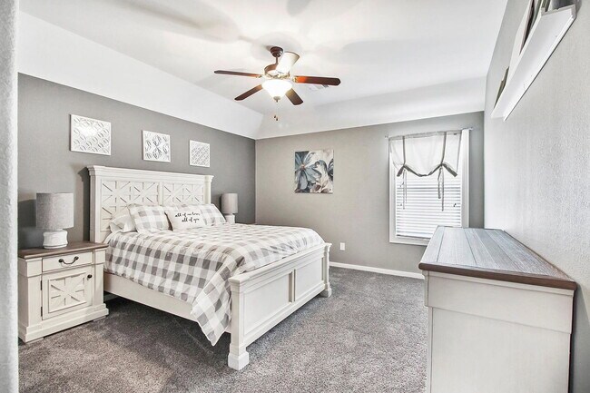 Building Photo - 10611 Red Cedar Hollow Dr