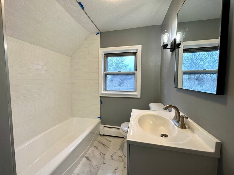 Building Photo - 109 Arlington Ave