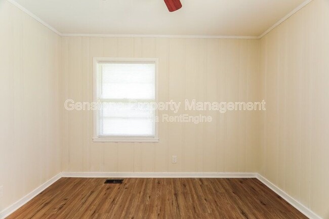 Building Photo - 2629 Wood Dr NE