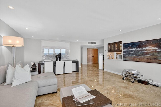 Building Photo - 1500 S Ocean Blvd